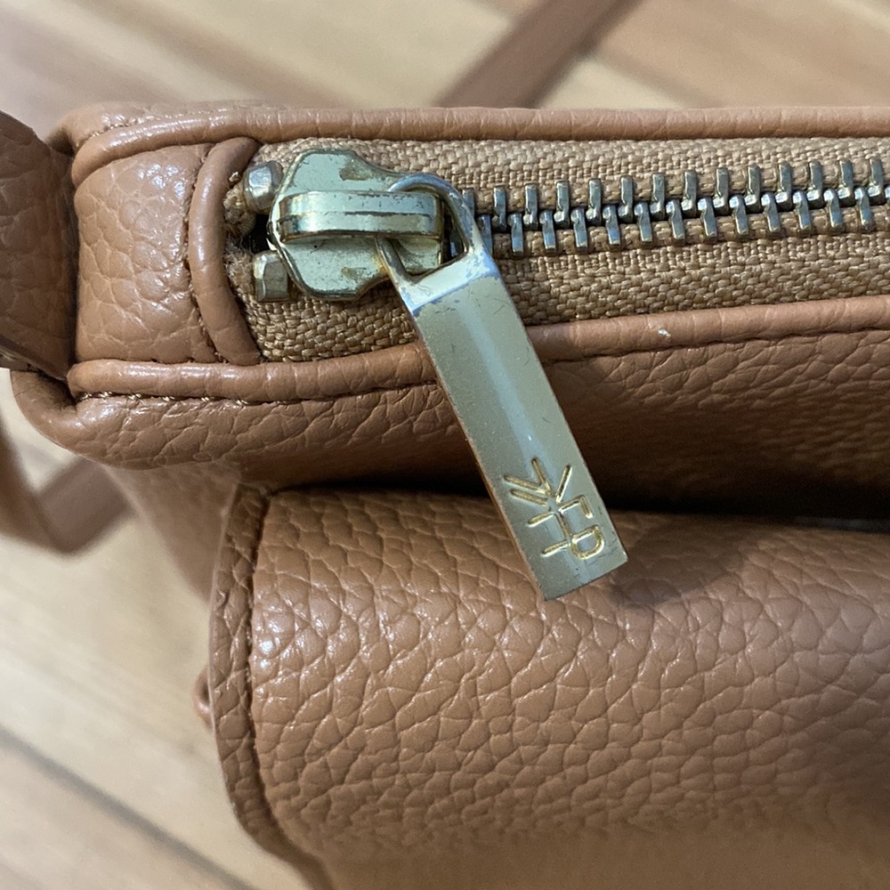 Freshly Picked tan crossbody - Picture 4 of 13